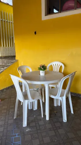 Mesa com 4 cadeiras 