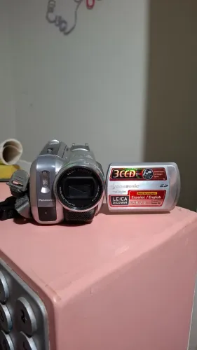 Filmadora Panasonic NV-GS300 - nova, com três baterias e carregador 