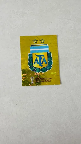 Figurinha da copa de 2022 escudo da argentina brilhante original