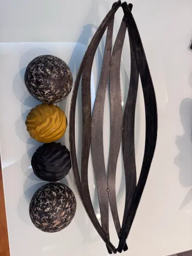 Peça decorativa com bolas