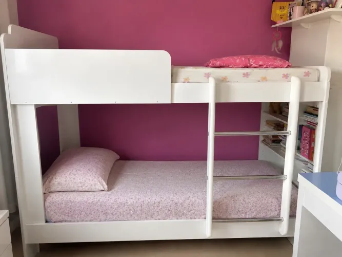 Beliche com Escada e Nichos Laterais 