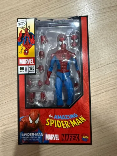 Action Figure Spiderman Classic Costume 185 Mafex Original