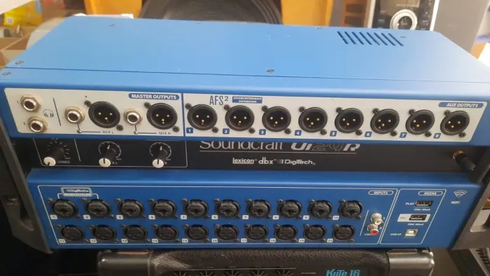 Mesa som soundcraft ui24r venda ou troca potencia menor valor