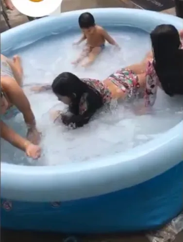 Piscina inflável 2490 litros