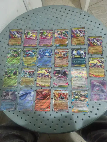 Carta Pokémon UltraRara Unidade<br><br>unidade)