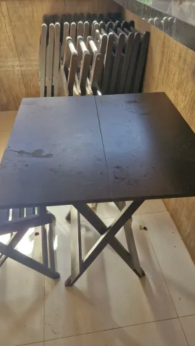 Jogo de mesas de bar de madeira 