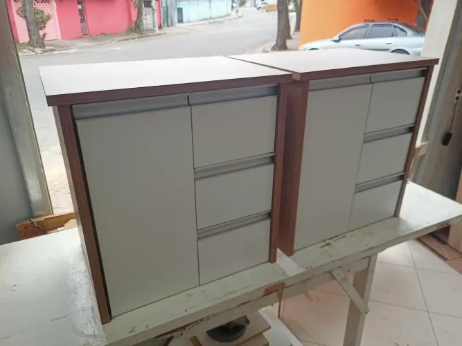 Gabinetes para banheiro e lavatórios