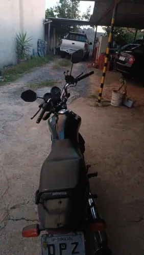 Vendo Fan 2006 moto está bem conservada