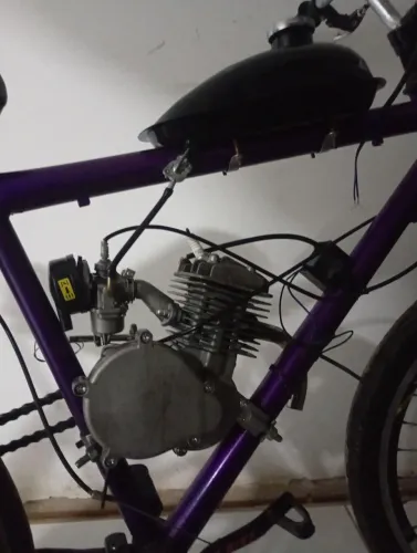 Vendo motor 80cc para motorizada seminovo todo bom