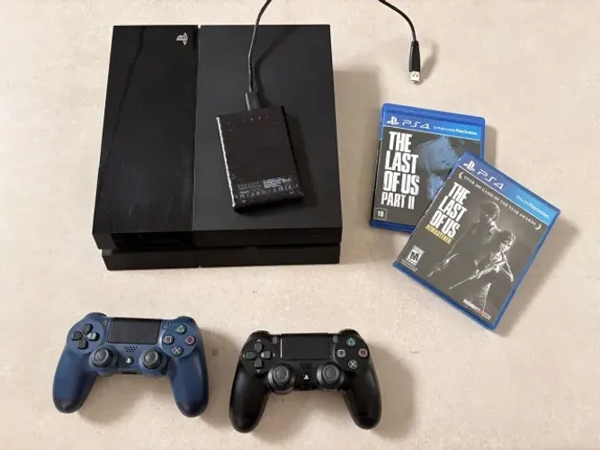 Playstation 4 + dois dualshock originais + HD 1tb + os dois The Last of Us
