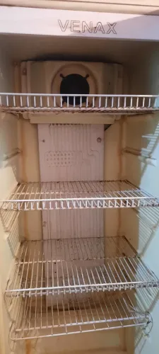 Expositor de bebidas não está gelando.