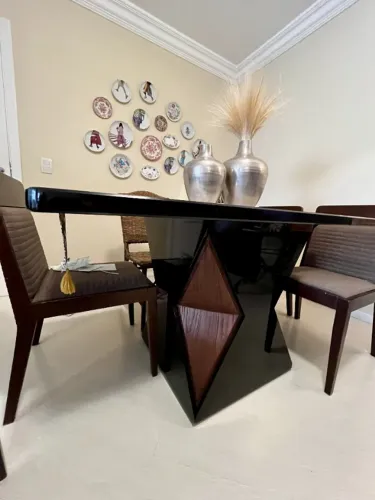 Mesa de jantar quadrada com 4 cadeiras ? excelente qualidade e conservação