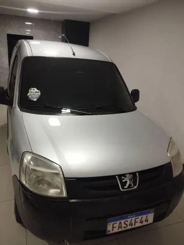 Peugeot Partner Van 1.6 Flex 16V 5P 2012