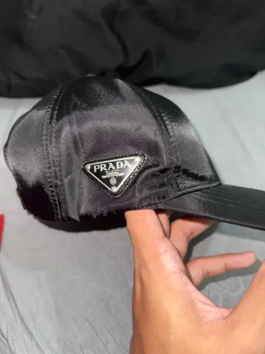 Boné Prada Re-Nylon original 