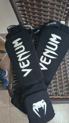 Caneleira muay thai venum