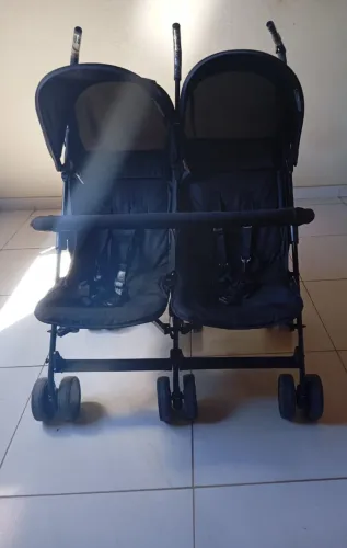 Carrinho de BB para gêmeos