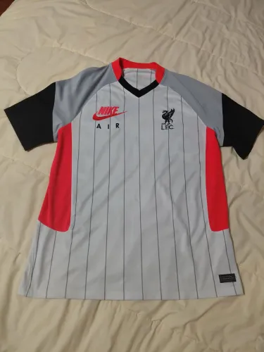 Camiseta de futebol tam m e g