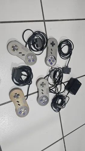 Controles de Super Nintendo no estado