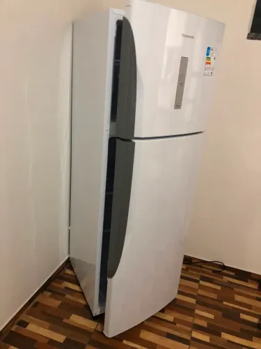     Geladeira Panasonic