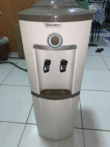 Gela água Esmaltec ainda tá novo 400 reais Zap *73