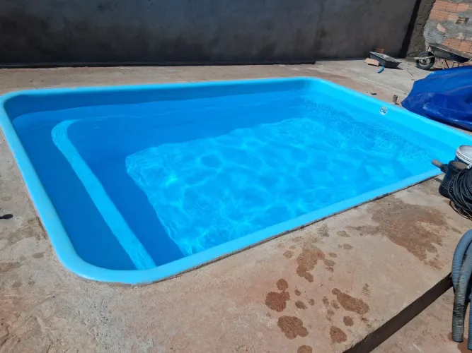Limpeza de piscinas 