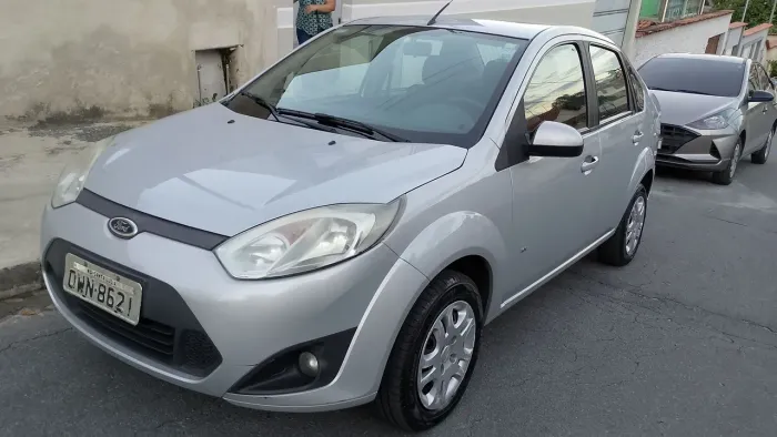 Ford Fiesta Sedan SE 1.6 8V Flex 4P 2014