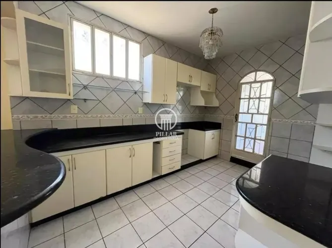 CASA PARA LOCAÇÃO NO BAIRRO VILA GUILHERMINA - MONTES CLAROS/MG