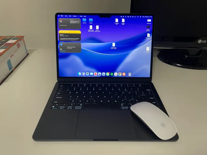 16GB Macbook Air M2 - 256GB - 16GB