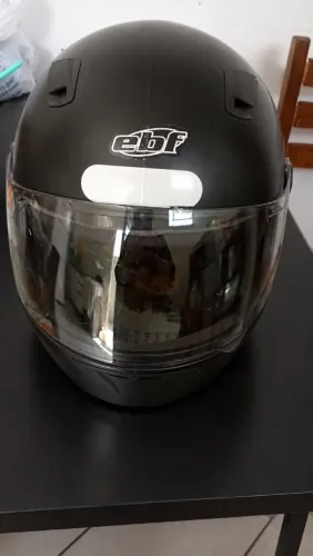 capacete em excelente estado