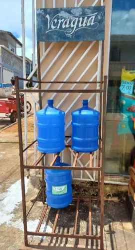 Expositor de galão de água 