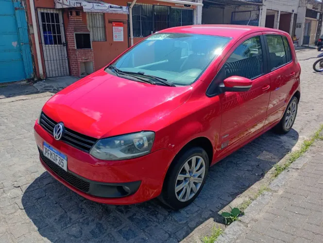 Volkswagen Fox 1.0 MI Total Flex 8V 5P 2013