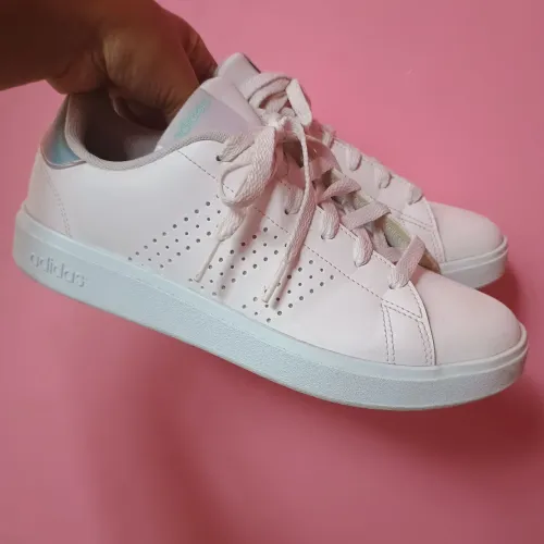 Tênis Adidas 