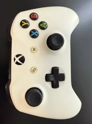 Controle X box One S em bom estado de conservação!