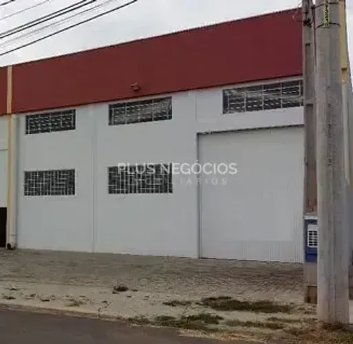 Galpão Industrial para Locação no Cajuru do Sul | 750m² | Pé-direito 7m | Piso 4t/m² | Esc