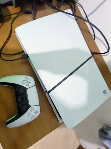 PS5 Slim digital versão 2025 825gb (usado)