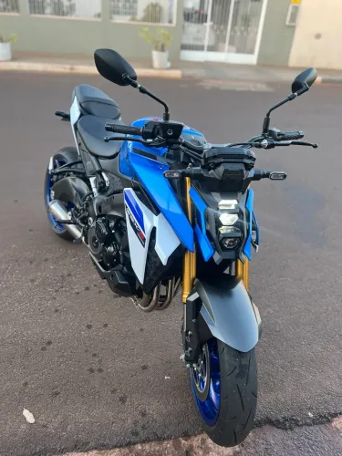 Suzuki GSXS1000 24/25