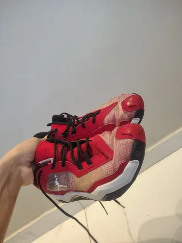 Jordan One Take 4 Gym Red-. Semi novo.