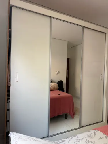 Vende-se guarda-roupas