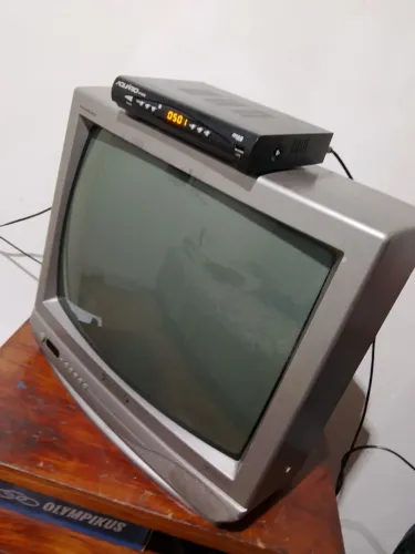 Tv 20 polegadas tubo com conversor digital