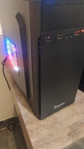 I3 4170<br>4GB RAM <br>Placa mãe Asus <br>HD 1T <br>Placa de video Radeon de 2GB <br>Fonte de 500w