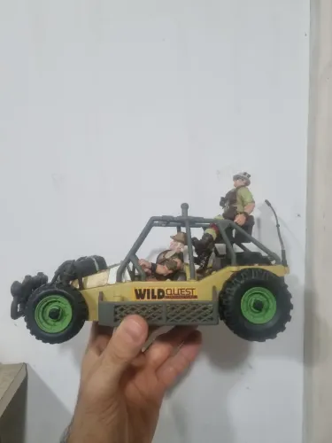 Chap Mei - Jeep Crocodilo Dundee