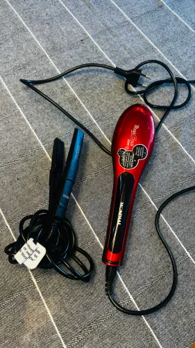 Prancha de cabelo mini Gama + Escova Magic Mondeal