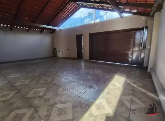 Excelente casa para Locação Bairro Nenê Gomes I 02 quartos; sendo 03 vagas de garagem