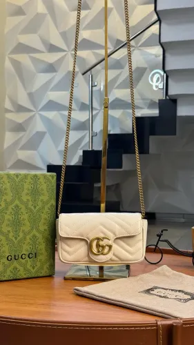 Bolsa Gucci Marmont Super Mini
