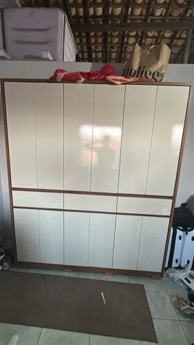 Guarda roupa com apenas 5 meses de uso