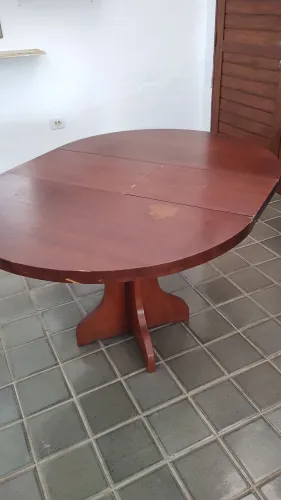 Mesa Jantar em Mogno