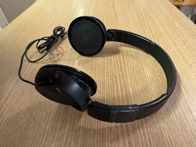 Fone Sony MDR-ZX110NC (Noise Cancelling) - Barato / Para uso ou reposição