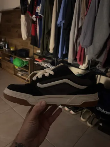  Tênis Vans 41 R$ 100
