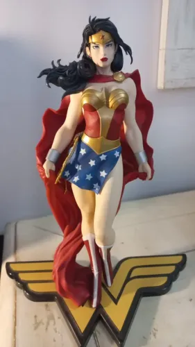 Kotobukiya Wonder Woman ARTFX Statue DC Universe - Mulher maravilha 1/6 -30 cm Rara Koei M