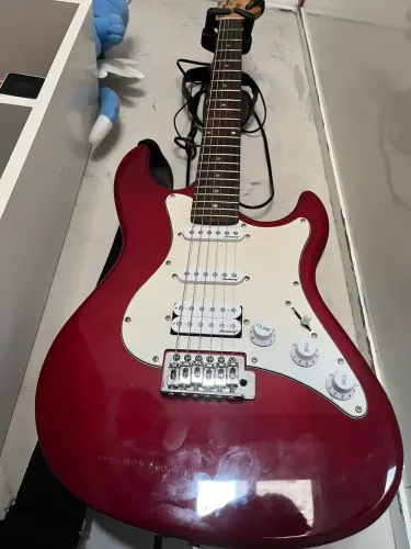 kit de guitarra Strinberg e o amplificador Meteoro Nitrous Drive